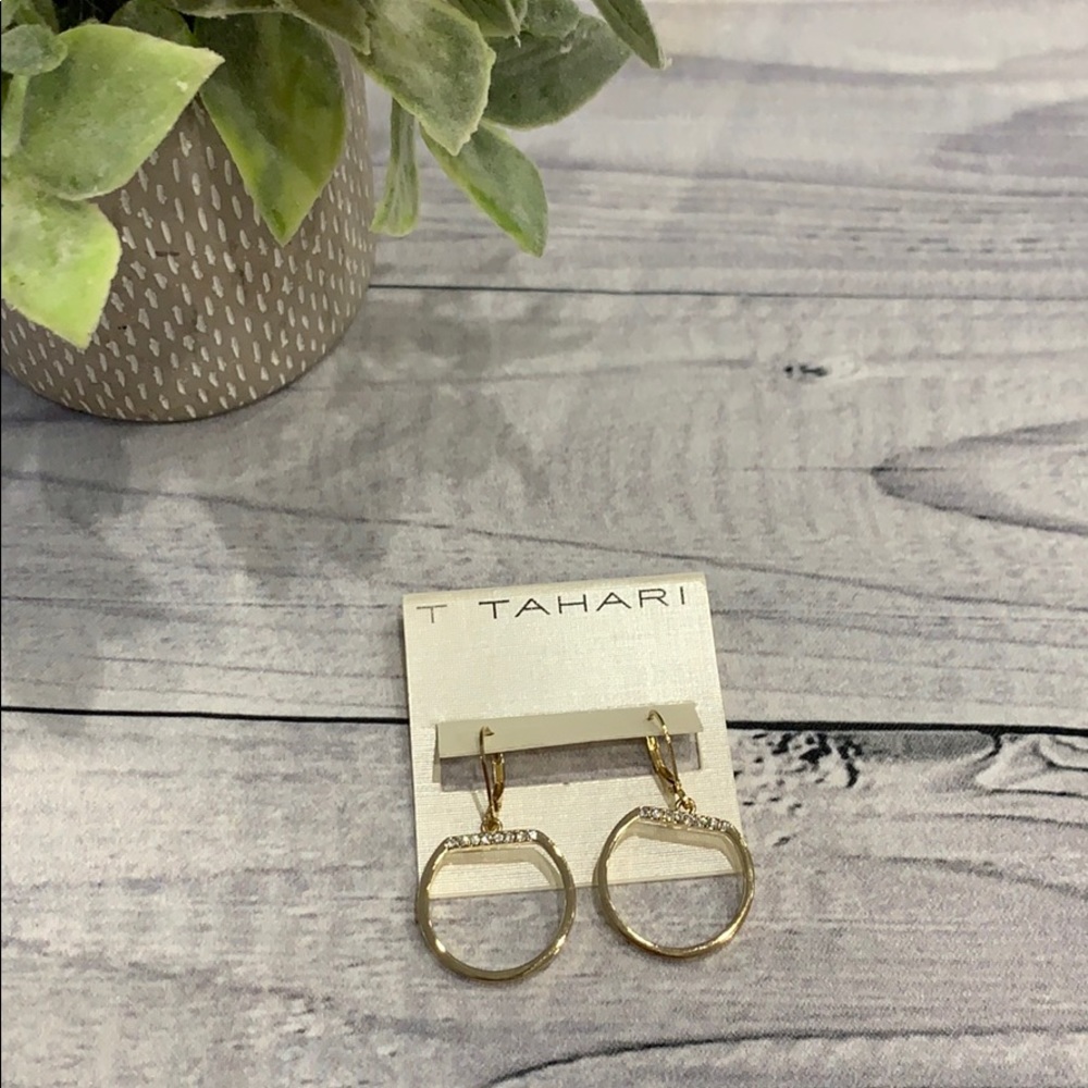 T Tahari Hanging  Costume Earrings